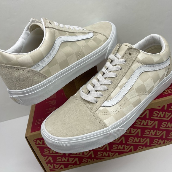 Vans Men’s Old Skool
Satin Checkerboard Turtle Sneakers 
VN000D5NDJR - Picture 11 of 16